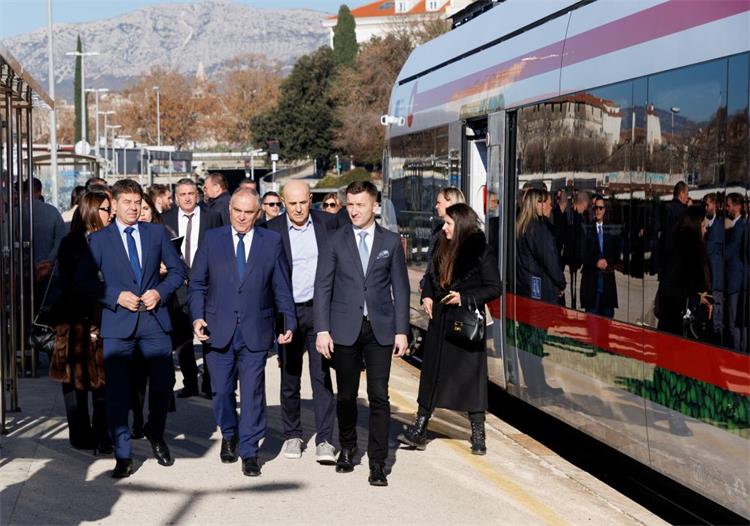 Slika /slike/foto 12_25/foto dtTUSEK-SPLIT 15-12_25/nsl web dtTUSEK-SPLIT 15-12_25.JPG